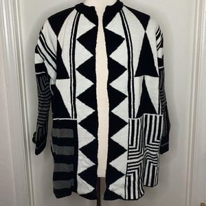 Thick Geometric Cardigan Sweater with Pockets